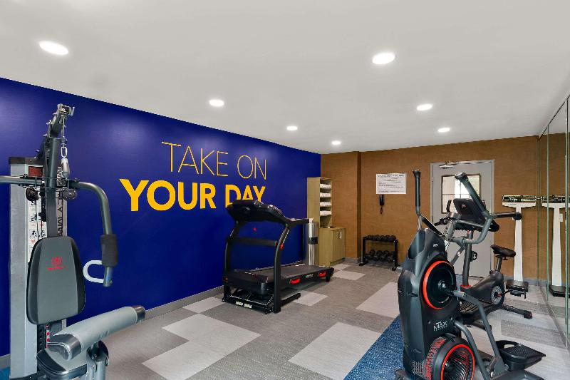 Comfort Inn Conroe image