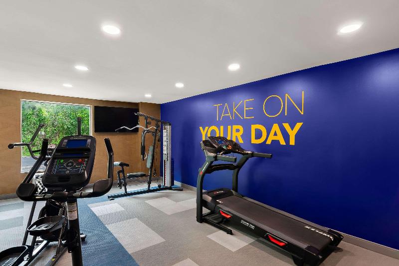 Comfort Inn Conroe image