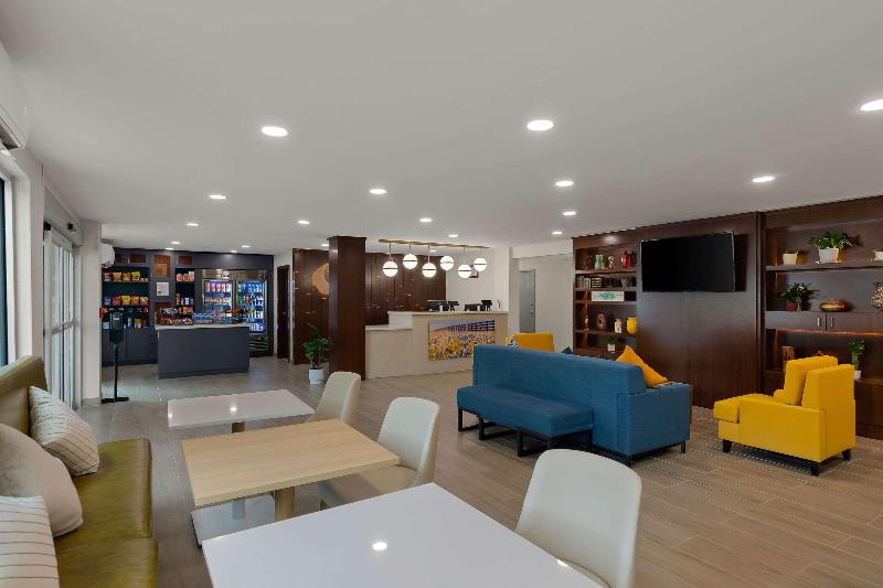Comfort Inn Conroe image