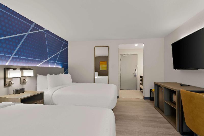 Comfort Inn Conroe image