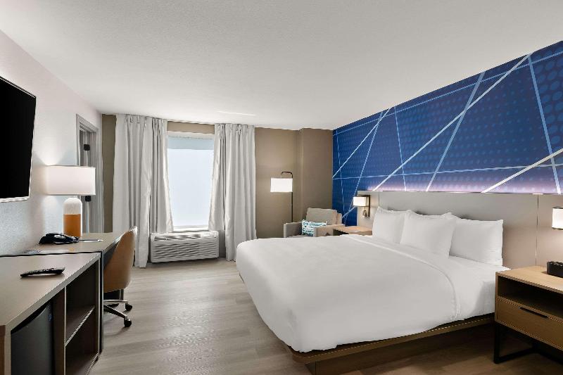 Comfort Inn Conroe image
