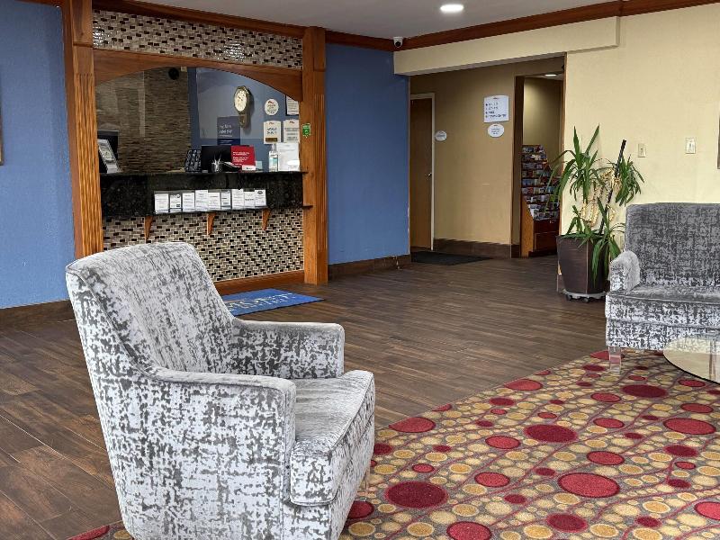 Baymont By Wyndham Evansville North/Haubstadt image
