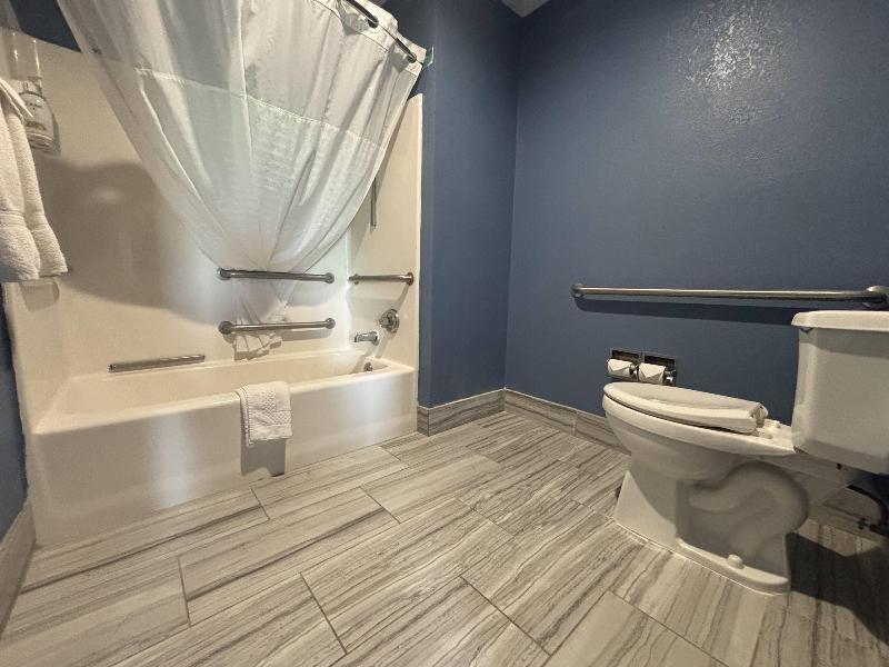 Baymont By Wyndham Evansville North/Haubstadt image