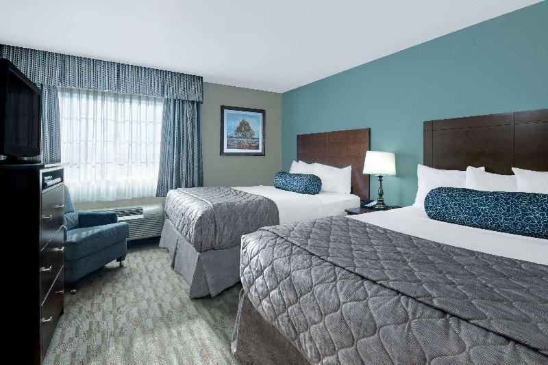Baymont By Wyndham Minot image