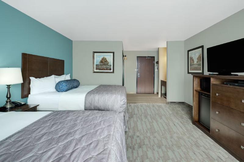 Baymont By Wyndham Minot image