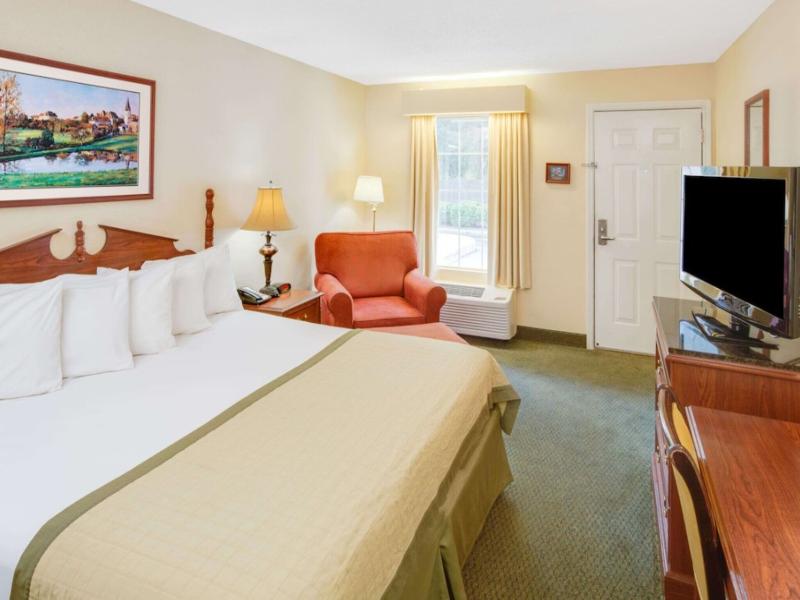 Baymont By Wyndham Ozark image