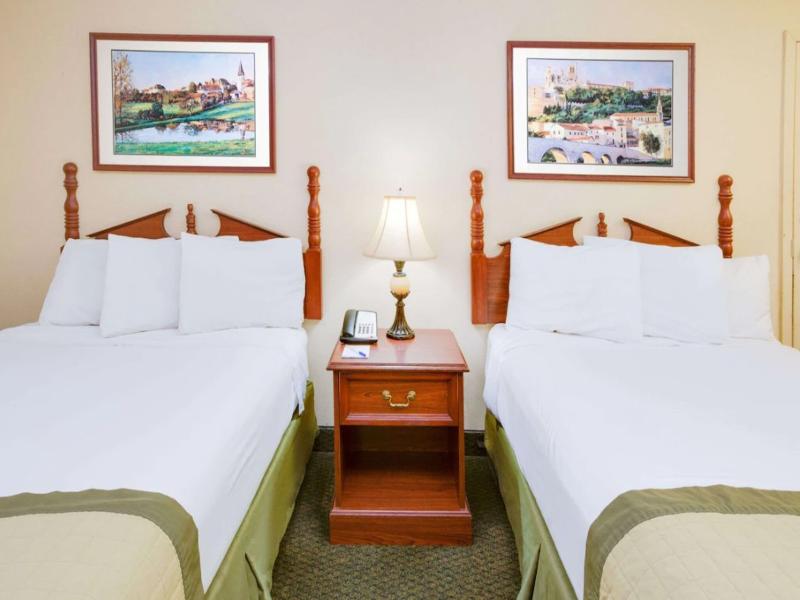 Baymont By Wyndham Ozark image