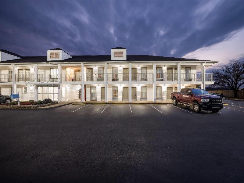 Baymont by Wyndham Tuscaloosa image