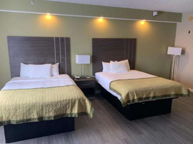 Room TWO DOUBLE BEDS