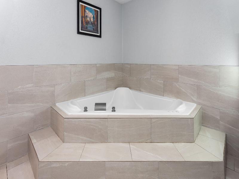 Baymont By Wyndham Indianapolis South image