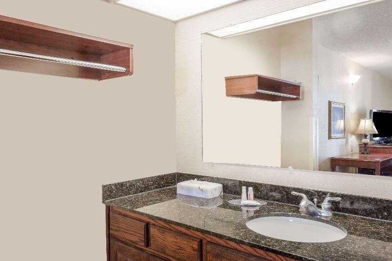 Baymont by Wyndham Hickory image