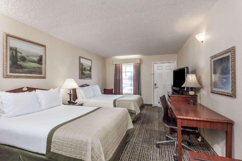 Baymont by Wyndham Hickory image
