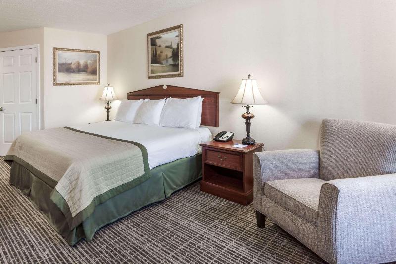 Baymont by Wyndham Hickory image