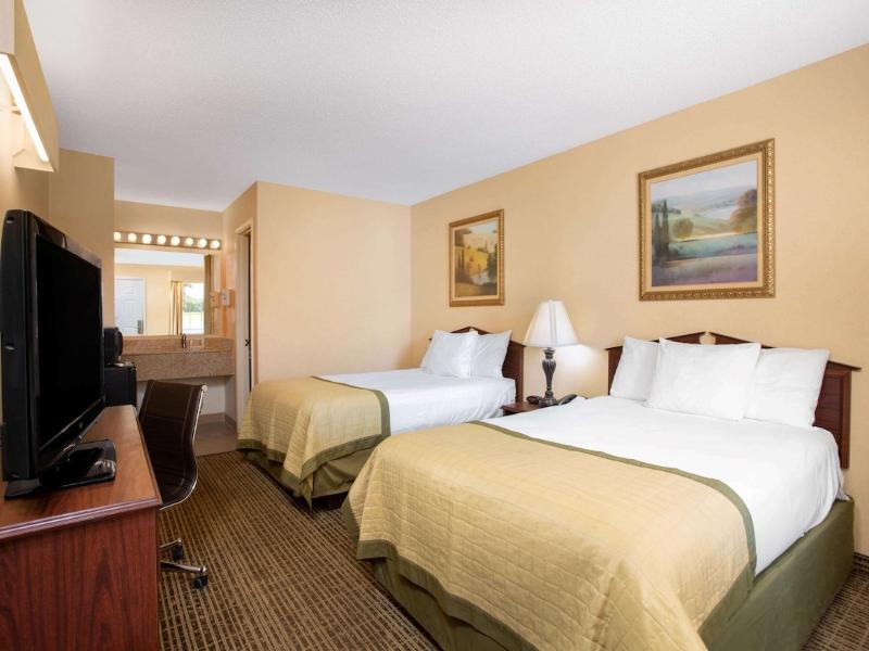 Baymont By Wyndham Easley/Greenville image