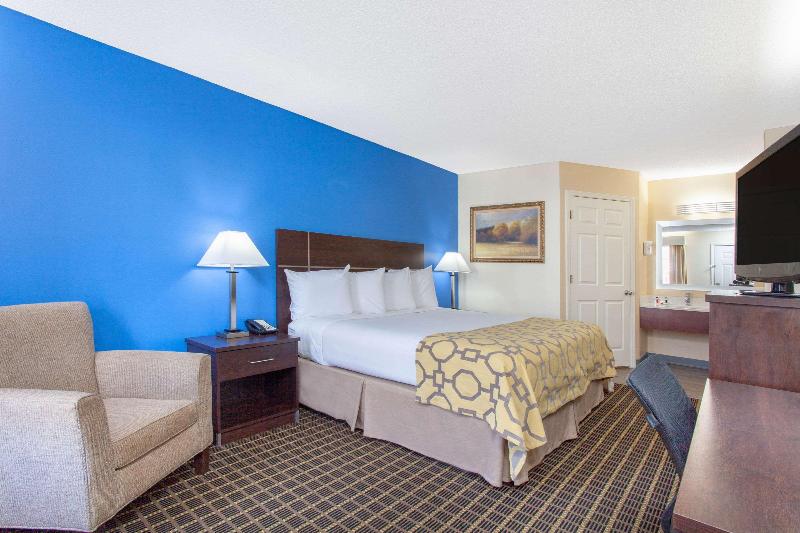 Baymont By Wyndham Greenwood image 7