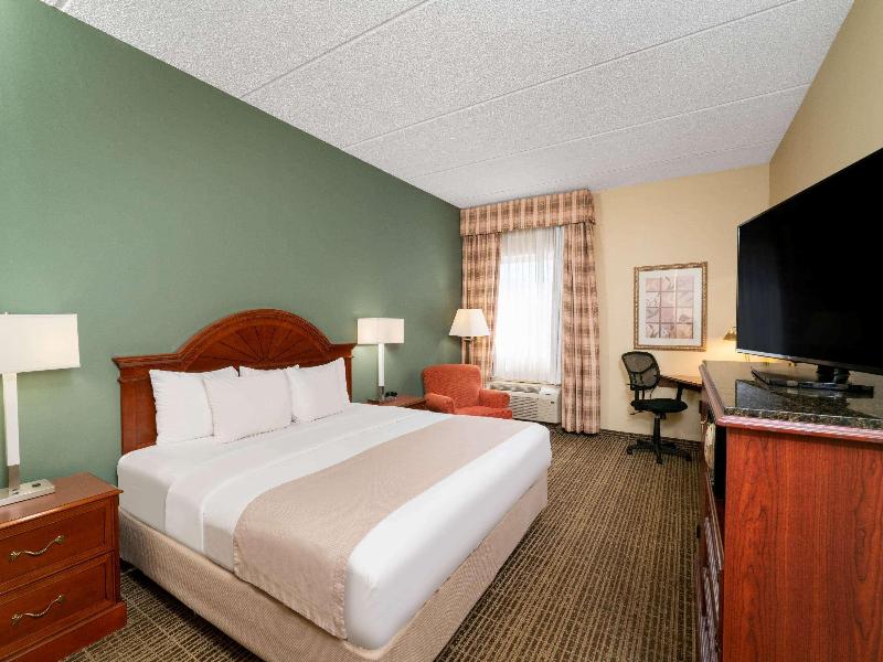 SUITE KING SIZE BED