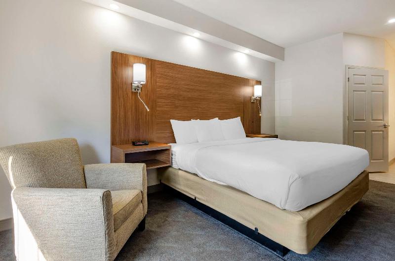 Comfort Inn Martinsville image