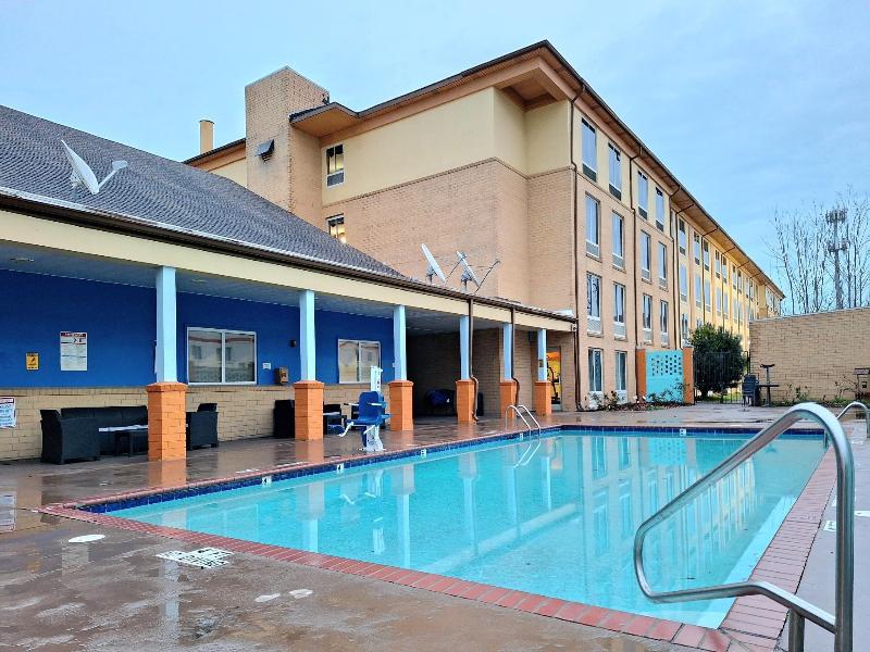 Trident Inn & Suites New Orleans image