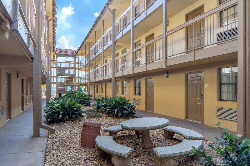 Baymont Inn and Suites MariettaAtlanta North image