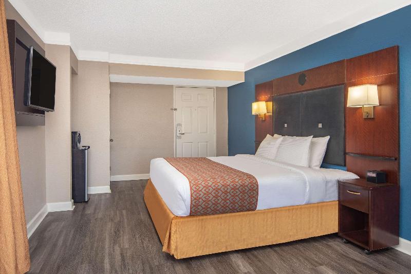 Baymont Inn and Suites MariettaAtlanta North image