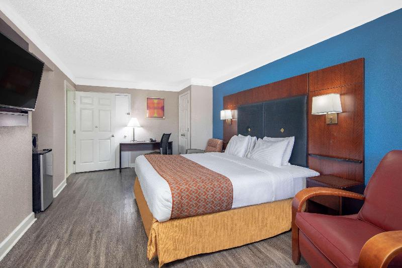 Baymont Inn and Suites MariettaAtlanta North image