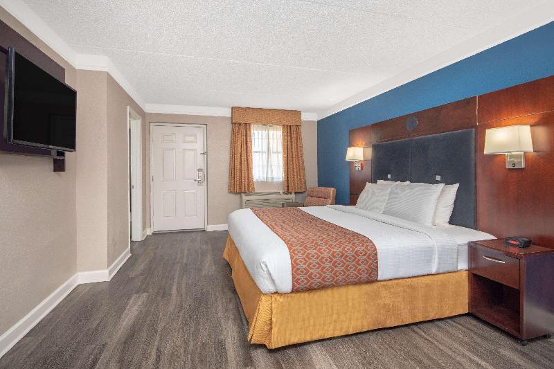 Baymont Inn and Suites MariettaAtlanta North image