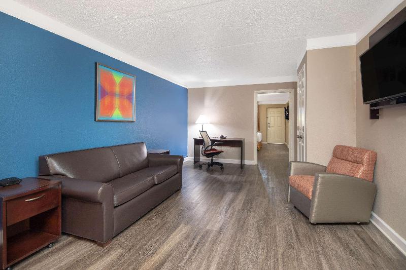 Baymont Inn and Suites MariettaAtlanta North image