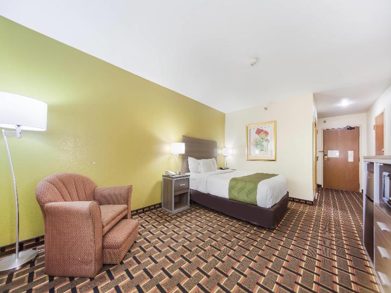 Quality Inn Lincoln Cornhusker image