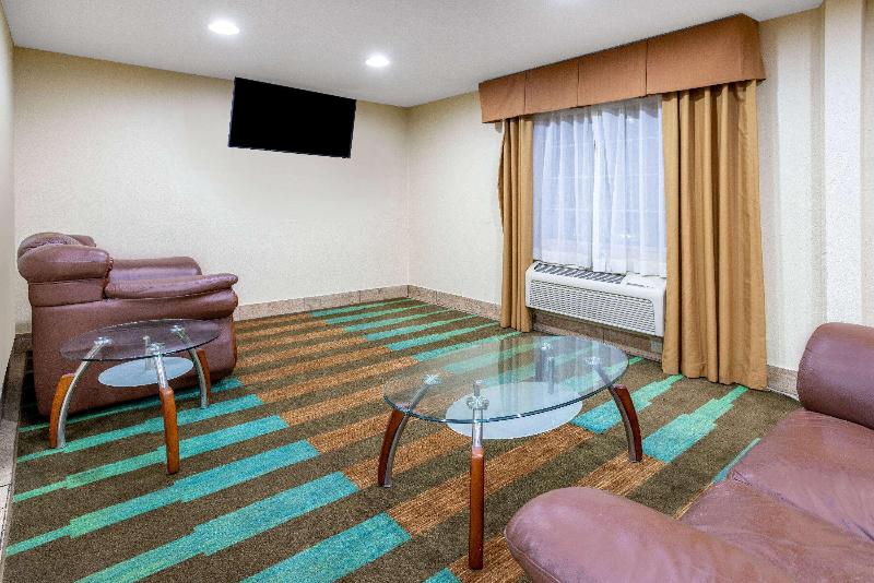 Baymont by Wyndham Beloit image