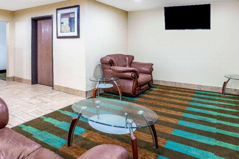 Baymont by Wyndham Beloit image