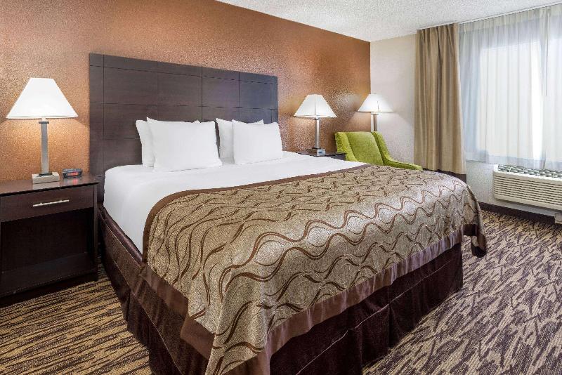 Baymont by Wyndham Beloit image