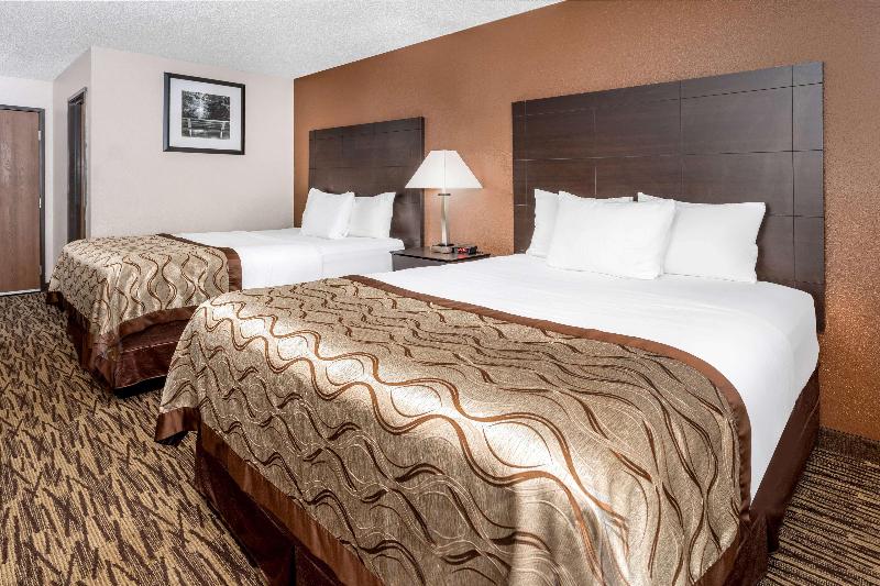 Baymont by Wyndham Beloit image
