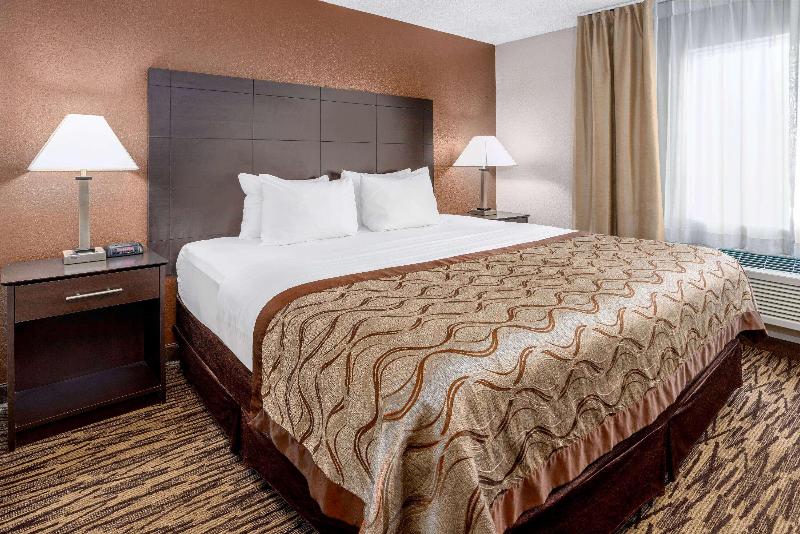 Baymont by Wyndham Beloit image