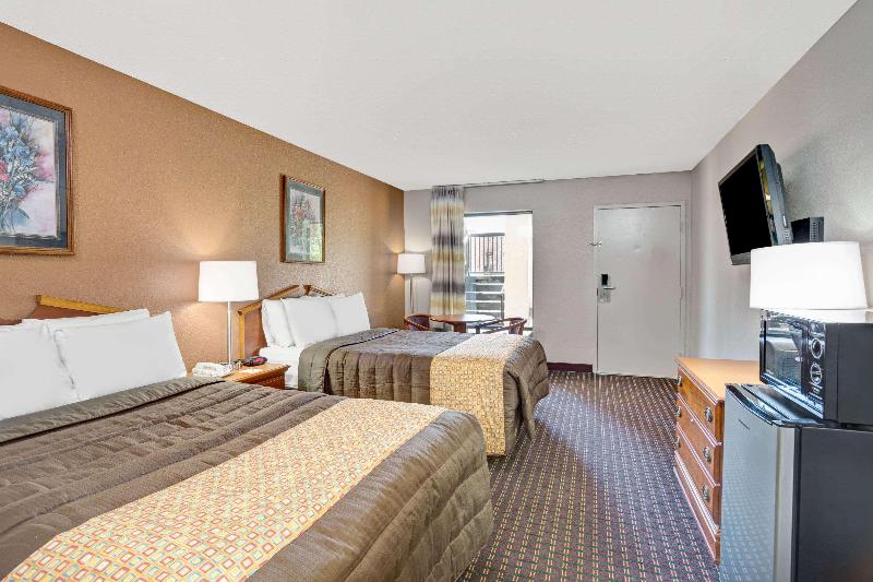 Days Inn By Wyndham Hernando image