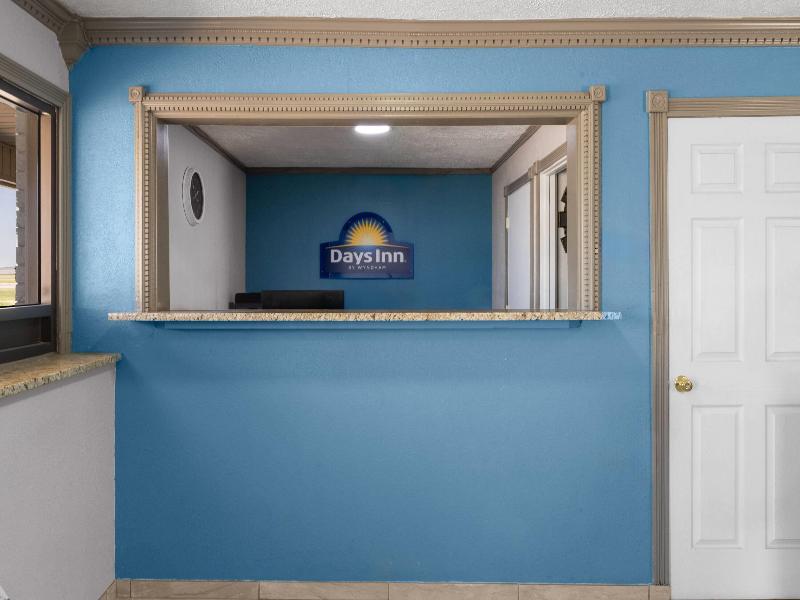 Days Inn By Wyndham Pratt