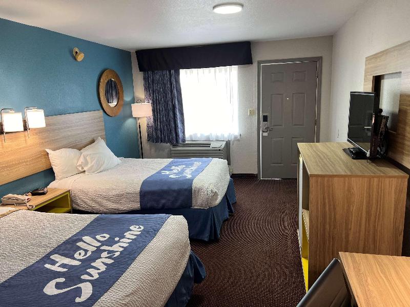 Days Inn By Wyndham Pratt image
