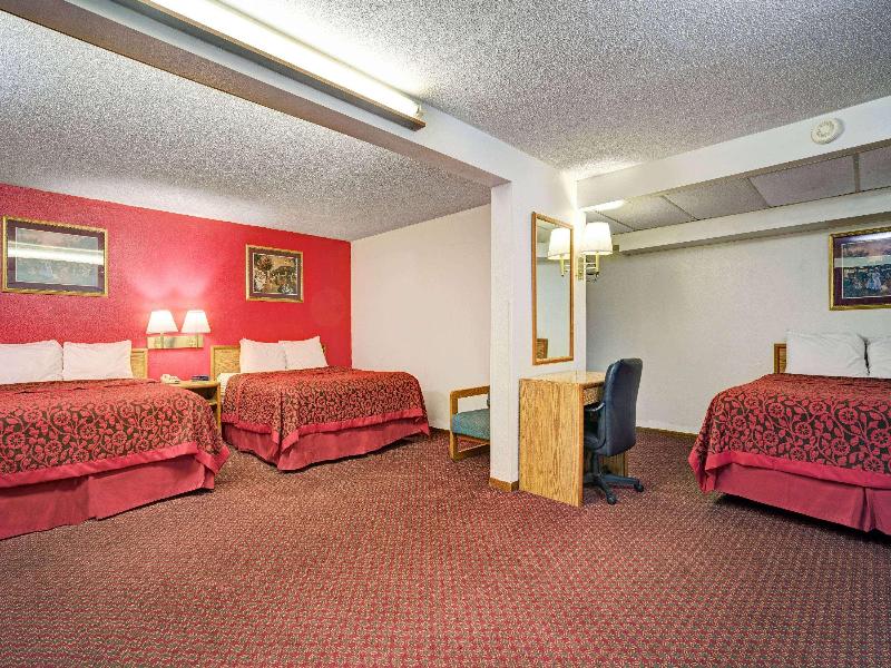Room CAPACITY 6