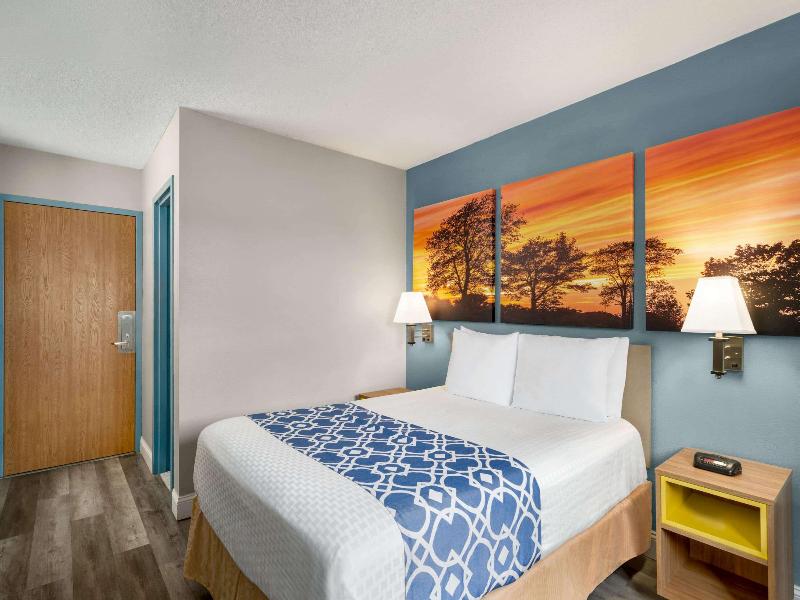 DOUBLE QUEEN BED NON SMOKING