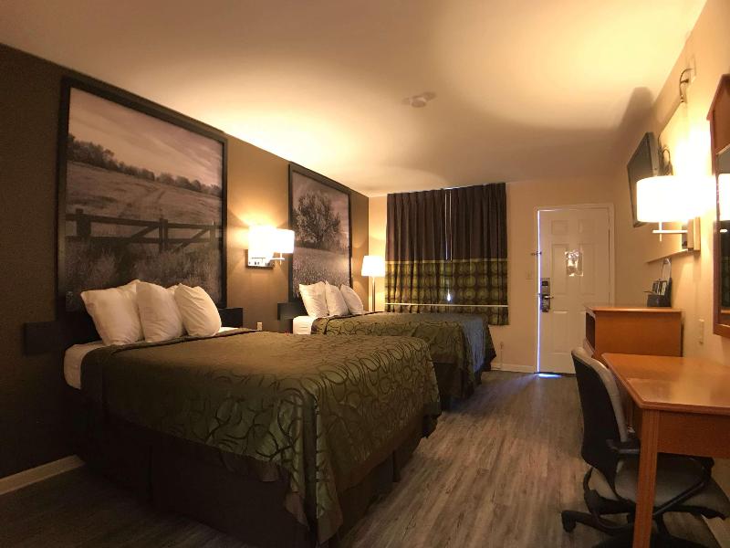 Super 8 by Wyndham Terrell image