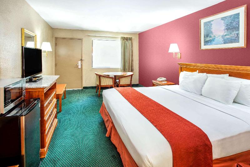Days Inn by Wyndham Kennesaw