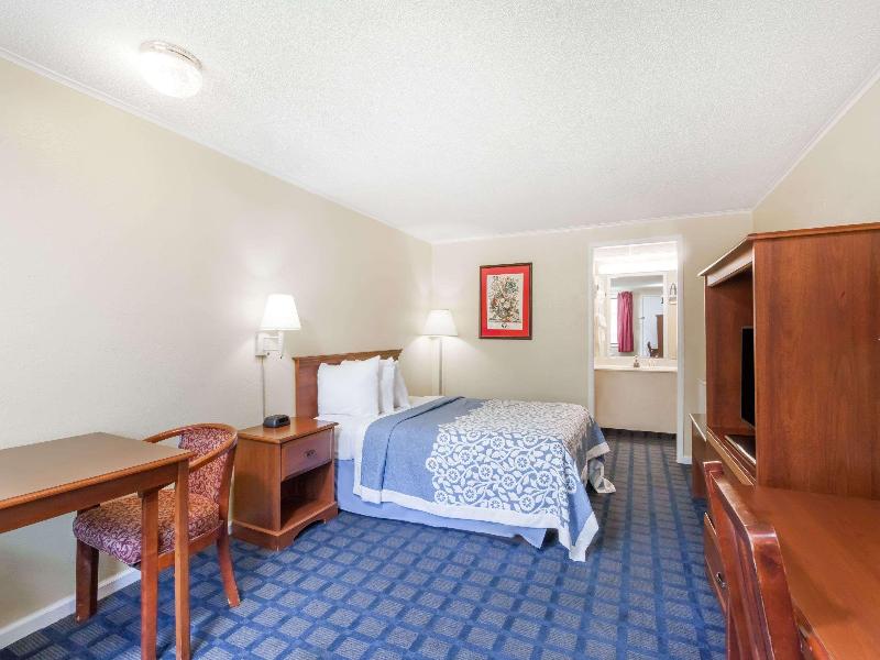 Days Inn by Wyndham Dover Downtown image