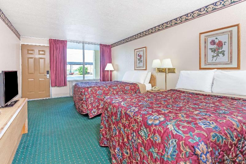 Days Inn by Wyndham McDonough, McDonough