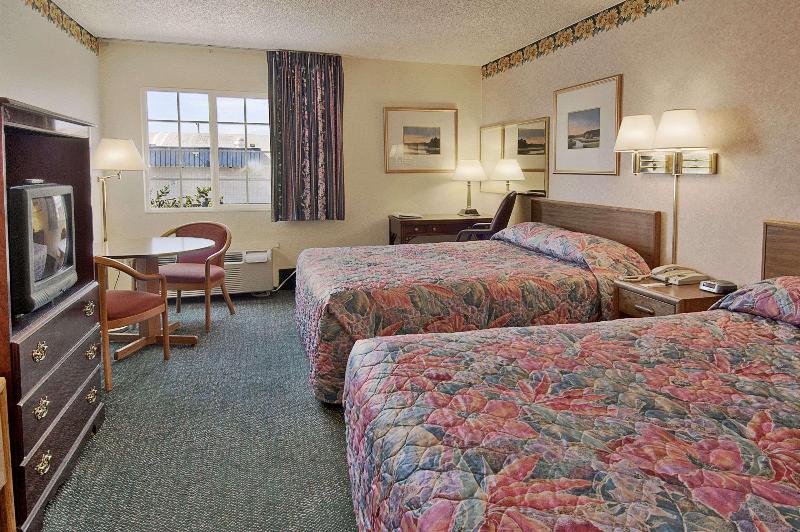 Days Inn By Wyndham Mt. Vernon image