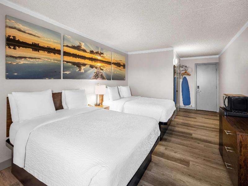 Room TWO QUEEN BEDS