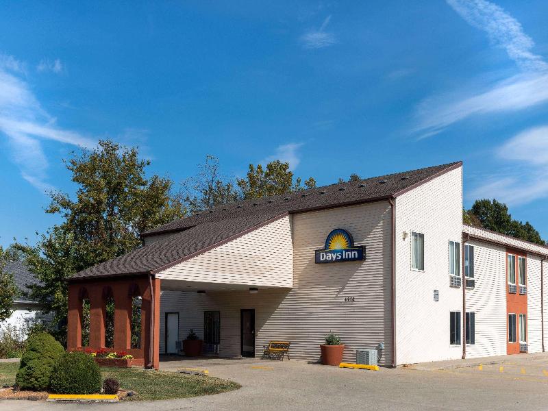 Days Inn By Wyndham Springfield — general view