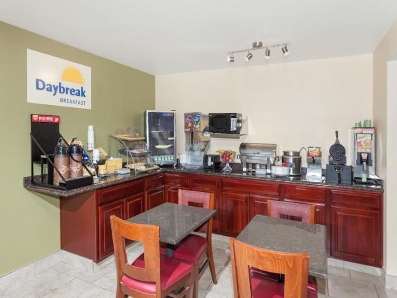Days Inn By Wyndham Springfield