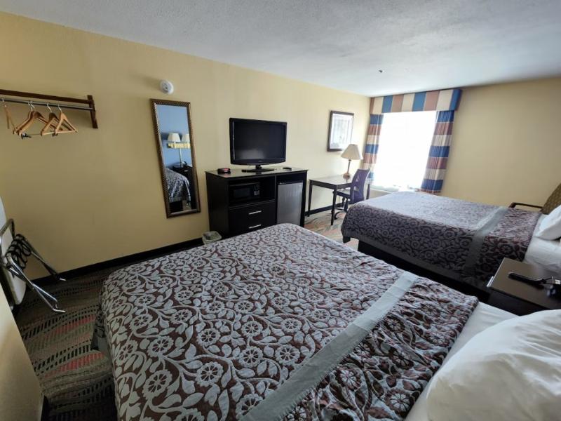 Days Inn By Wyndham Springfield image