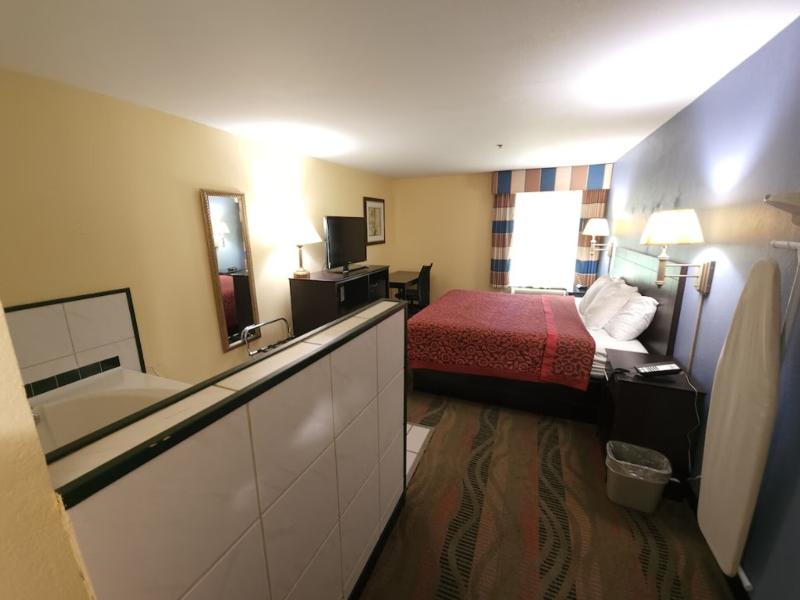 Days Inn By Wyndham Springfield image