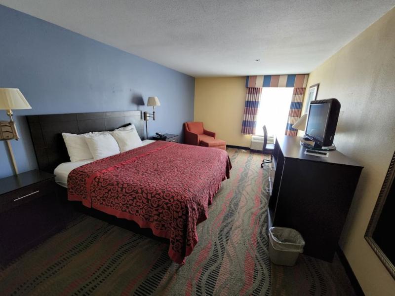 Days Inn by Wyndham Springfield 5