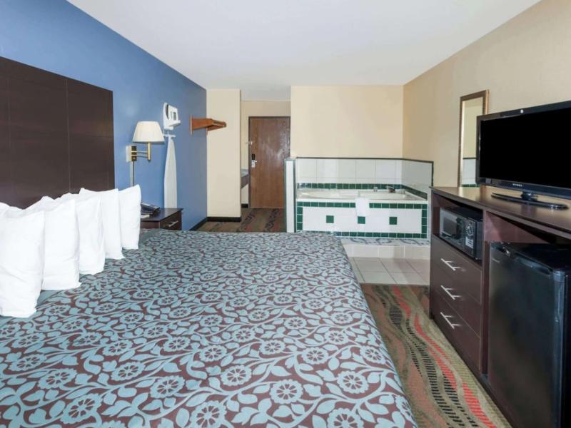 Days Inn By Wyndham Springfield image